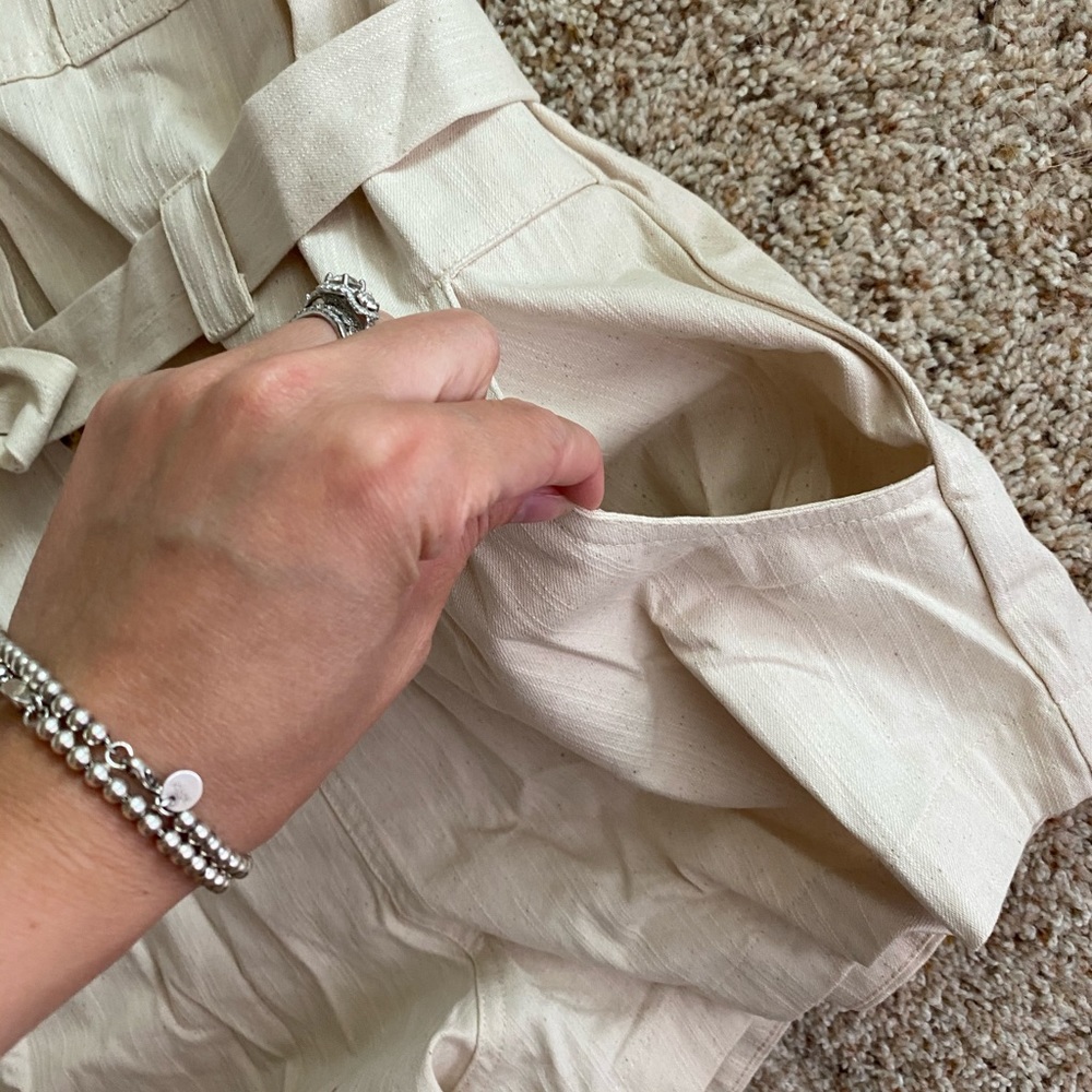 Kittenish lover linen romper - Picture 6 of 6